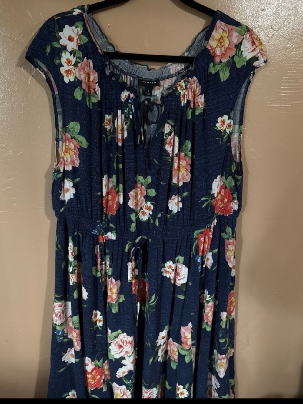 TORRID size 3 floral dress with cap sleeves and waist tie